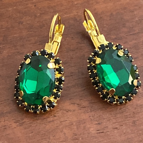 5/$10❤️❤️❤️New CHIC! Sparkling Emerald Green Zircon Oval Hoop LeverBack Earrings - Picture 1 of 3